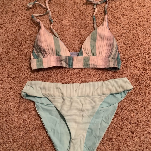 Swimsuit Set - Picture 2 of 11